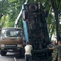 Polisi Butuh Truk Derek untuk Evakuasi