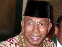 Bachtiar Chamsyah Diduga Rugikan Negara Rp 11 M