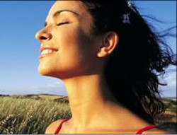 Wajah Segar Dengan Es Batu