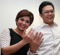 Senyum Bahagia Joy Tobing