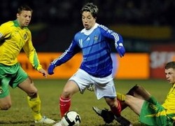 Sering Main di Sayap, Nasri Risau