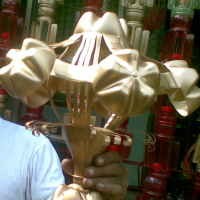 Terangnya Bisnis Lampions Daur Ulang Botol Bekas