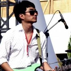 Lale Maliq Dipukul Gara-gara Cium Pipi Perempuan