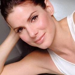Selingkuhan Suami Sandra Bullock Memang Doyan Ngeseks