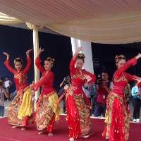 Aksi Goyang Jaipong Tolak UU Pornografi