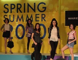 Day 2 MAP Fashion Weeks : Stripes and Strappy