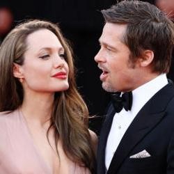 Terbang ke Luar Angkasa, Jolie Emoh Bareng Brad Pitt