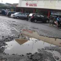 Lubang di Jalan Purwakarta