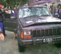 Cherokee Terbakar di Dago