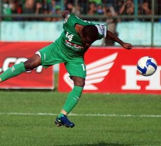 Persebaya Tekuk Persela
