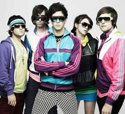 Jelang Konser, Cobra Starship Kecewa Jakarta Diguyur Hujan