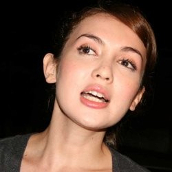 Pacari WNA, Rianti Cartwright Belum Ingin Menikah