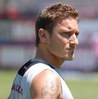 Pangeran Roma Juga Suka Ber-Poker Ria