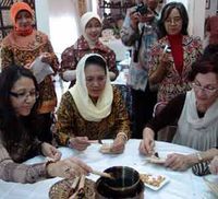 Belajar Batik di Maroko