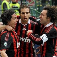 Milan Sprint Mengejar Scudetto