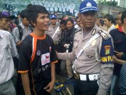 Bawa Senjata Tajam, 7 Suporter Persija Diamankan Polisi 