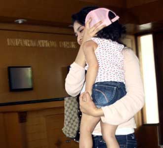Risma Tak Ingin Putri Gary Iskak Terpublikasi