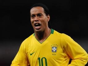 Dinho Dicoret? Itu Lumrah