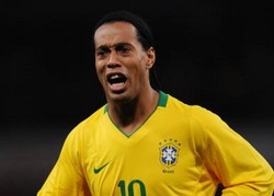 Dinho Dicoret? Itu Lumrah