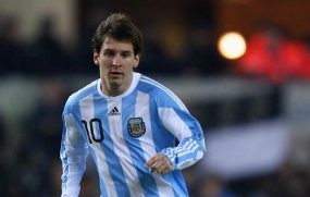 Pele: CR9-Robinho Akan Redupkan Messi