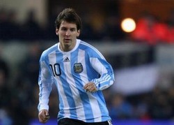 Pele: CR9-Robinho Akan Redupkan Messi