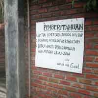 Perintah Pengosongan Ponpes Nurul Hidayah Dipasang