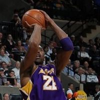 Kalahkan Spurs, Lakers Sudah di Tujuh