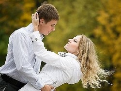 Baca Pikiran Pria Lewat Bahasa Tubuhnya