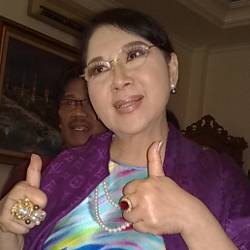 Titiek Puspa Sembuhkan Kanker Rahim dengan Meditasi