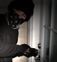 Status Facebook Undang Perampok Beraksi