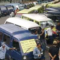 Angkot Dominasi Pelanggaran di Jalan