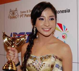 Nikita Willy Artis Terfavorit