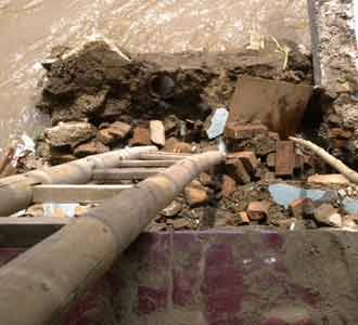 Kirmir Sungai Cikapundung Ambrol