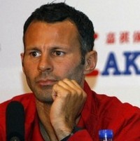 Giggs Pikirkan Wales, Fergie Tertawa