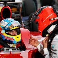 Schumi Merasa Dihambat Alonso & Hamilton