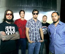 Personel 311 Cuci Mata di ITC Ambasador