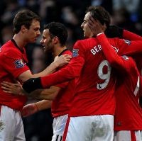 Lumat Bolton, MU Puncaki Klasemen Lagi