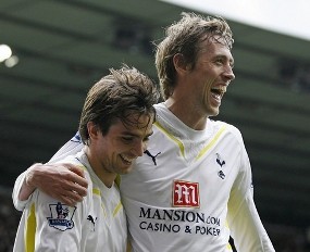 Spurs Mantap di Posisi Empat