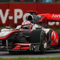 Vettel Sial, Button Juara