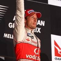 Button Gemilang di Balapan yang Seru