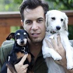 Vokalis 311 Kabur ke Panti Pijat