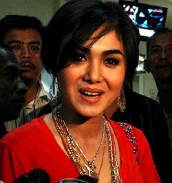 Istri Raul Lamos Tunggu Pertanggungjawaban Yuni Shara