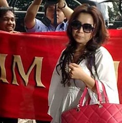 Jelang Ultah Anak, Mayangsari Belum Pulang Kampung 