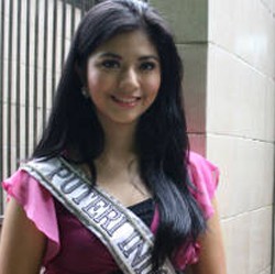 Sehari Melintasi Hutan Bersama Puteri Indonesia 2009