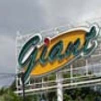 Ketidakramahan Pelayanan Giant Supermarket Graha Raya 