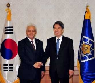 Hatta Rajasa Hadiri Pertemuan JTF-EC