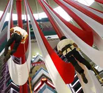 Handuk Merah Putih Terpanjang