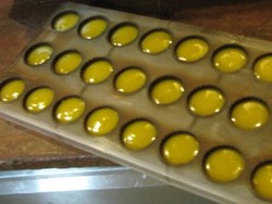 Cetakan Akrilik Cokelat