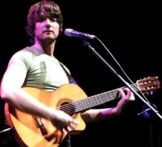 Aksi Panggung Eirik Glambek Boe