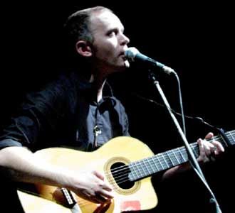 Jens Lekman Minta Lampu Dimatikan